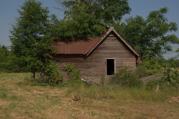 New Era GA Abandoned Farmhouse Photograph Copyright Brian Brown Vanishing South Georgia USA 2015