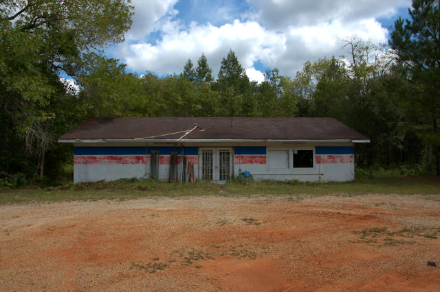 upson-county-ga-abandoned-store-photograph-copyright-brian-brown-vanishing-north-georgia-usa-2016